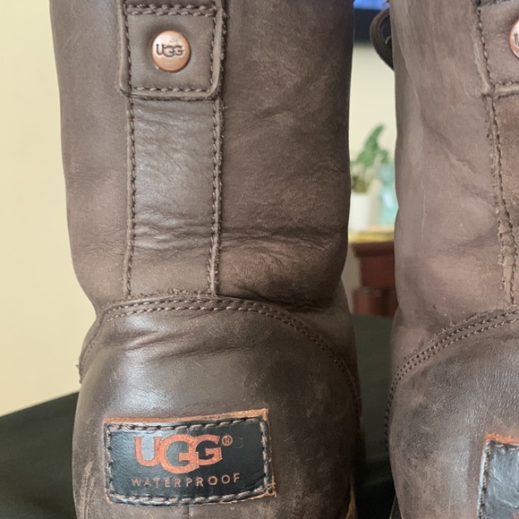 UGG ‘Hannen’ TL Waterproof Boot - Picture 10 of 13